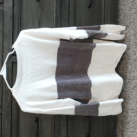 Pink Lily White and Gray Stripe Sweater Size Small - Picture 2 of 8